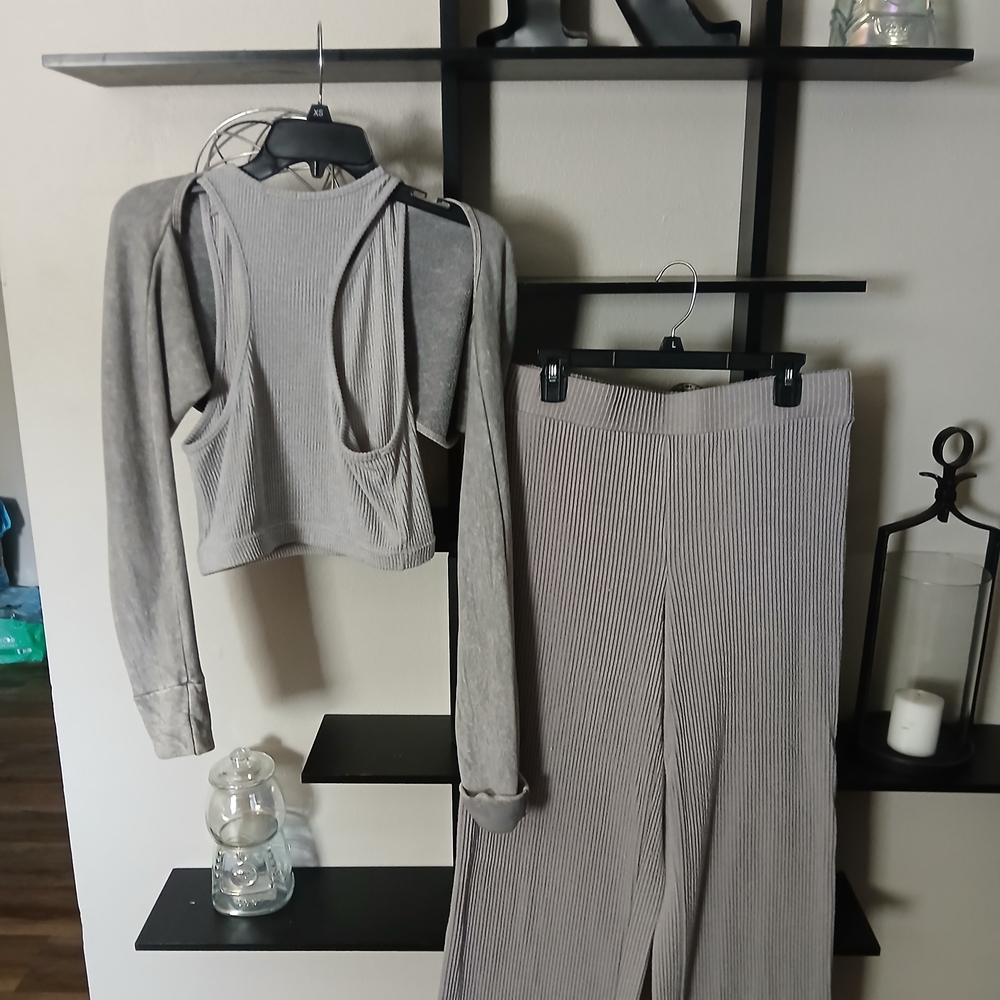 AKIRA Gray Ribbed Wide Leg Two-Piece Set